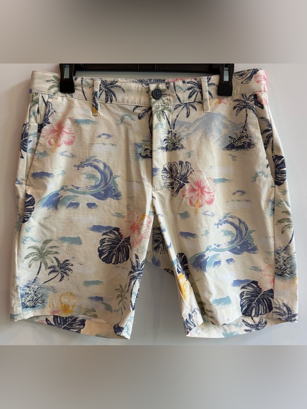 Tommy Bahama Men’s 32 Aloha Fairway Islandzone Golf Short 8” Bleached Sand